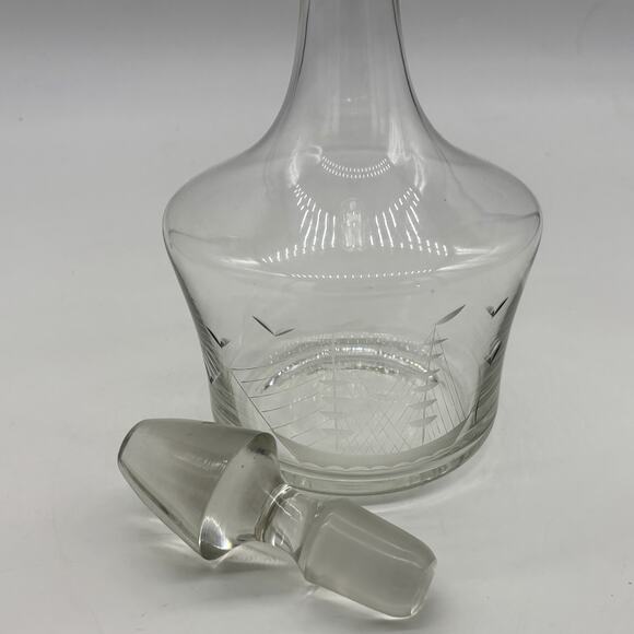 Vtg Nautical Decanter Clear Glass Liquor Wine Bottle Etched Clipper Ship Stopper - Picture 3 of 11